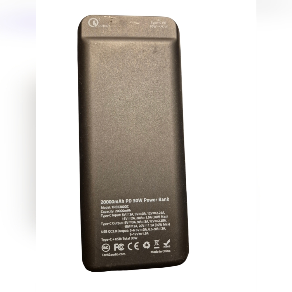 Tech² Silver Power Bank - Picture 2 of 4